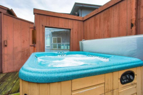 Abalone Alcove! Hot Tub! Pool Table! AMAZING VIEWS! Fast WiFi!! Dog Friendly!